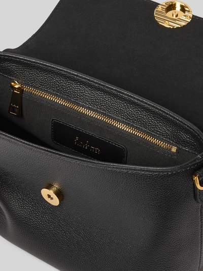 Productfoto, Shoulder Bag aus echt leer Model 'MOONLIGHT' van FURLA met structuurpatroon, binnenvak, pinsluiting, zwart, detailopname binnenkant
