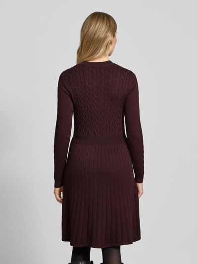 Zero Knielanges Strickkleid aus Viskose-Mix mit Zopfmuster Bordeaux 5