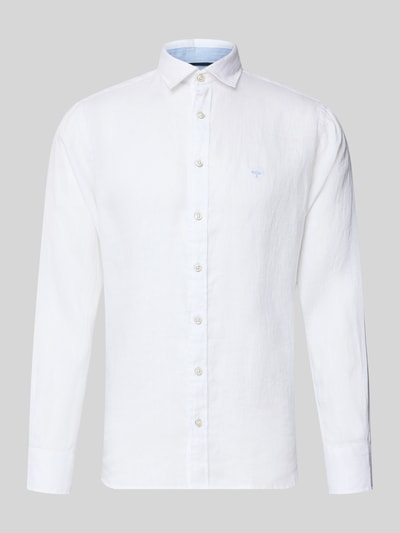 Produktfoto, Slim Fit Leinenhemd mit Haifischkragen von Fynch-Hatton in Weiß, reine Leinenstruktur, Label-Stitching, lange Ärmel, glatte Oberfläche