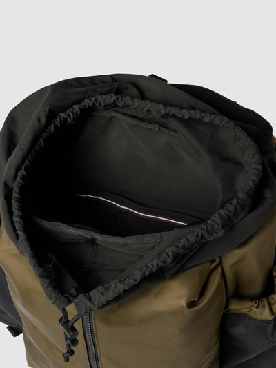 Tommy Hilfiger Plecak w stylu Colour Blocking model ‘SEASONAL’ Oliwkowy 4