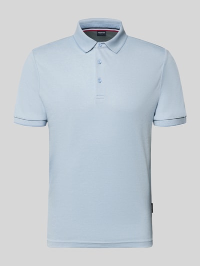 Produktfoto, Slim Fit Poloshirt mit Label-Detail von HECHTER PARIS, bawełniana mieszanka, krój slim fit, kołnierzyk polo, elastyczne wykończenia, długość tyłu w rozmiarze M: 70 cm, jasnoniebieski, jednolity kolor, gładka faktura