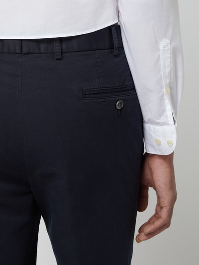 Hiltl Bundfaltenhose mit Stretch-Anteil Modell 'Morello' Marine 3