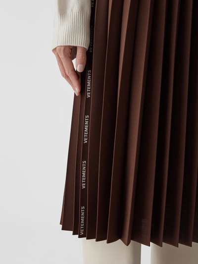 VETEMENTS Midirock mit Label-Print  Bordeaux Rot 3