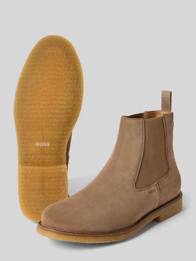 BOSS Chelsea Boots aus Rindsvelours mit Anziehschlaufe Beige 4