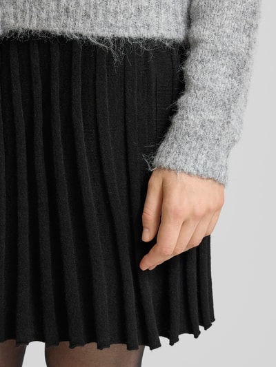 Vero Moda Ausgestellter Mini-Rock in Ripp-Optik Modell 'MARINA' Black 3