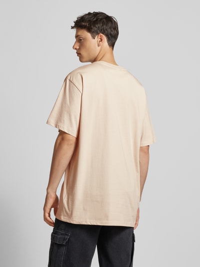 KARL KANI T-Shirt mit Label-Print Beige 5