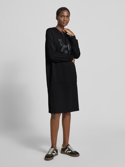 Soyaconcept Sweatkleid mit Känguru-Tasche Modell 'BANU' Black 1