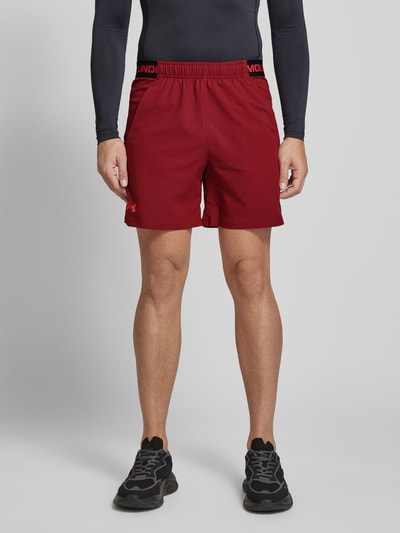 Under Armour Regular Fit Shorts mit Label-Print Dunkelrot 4