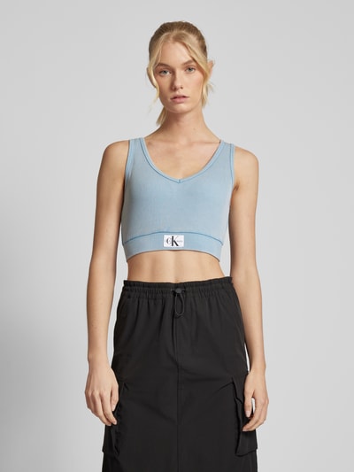 Calvin Klein Jeans Crop Top mit Label-Badge Hellblau 4