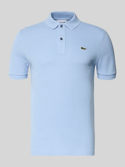 Produktfoto, Slim Fit Poloshirt aus reiner Baumwolle von Lacoste in Optik: Unifarben, Logo-Stitching, Polokragen, Materialverarbeitung: Piqué, Kurzarm.