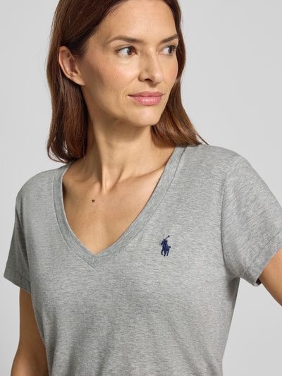 Polo Ralph Lauren T-Shirt mit Label-Stitching und V-Ausschnitt Stein 3