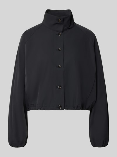 Produktfoto, zwarte Jacke mit Knopfleiste van someday, los model met Raglanmouwen, opstaande kraag, elastische boorden, ruglengte maat 36: 42 cm, borstwijdte 50 cm, mouwlengte 50 cm