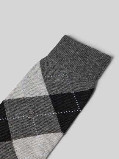 Produktfoto, Socken mit Zickzack-Muster Modell 'Queen' von Burlington aus Bio-Baumwollmischung, grau, schwarz, weiß, elastische Rippenbündchen