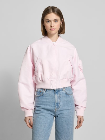 Hugo Blue Cropped Bomberjacke mit Reißverschluss Modell 'Foraia' Rosa 4