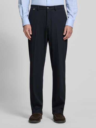 Męski model nosi Hose mit Label-Detail Modell 'LAZO' od CINQUE, materiał z domieszką wiskozy, krój slim fit, przód w całości