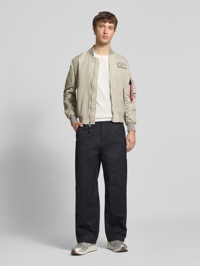 Alpha Industries Kurtka bomberka w kroju regular fit z naszywką z logo Beżowy 1