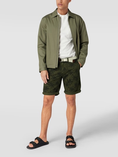 MCNEAL Slim Fit Bermudas mit Allover-Muster Oliv 1