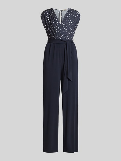 Produktfoto, Regular Fit Jumpsuit mit V-hals van Vera Mont, donkerblauw met witte stippen, elastische materiaalmix, tailleband, dames, plooien, mouwloos design, ruglengte maat 36: 39 cm, borstwijdte: 44 cm, mouwlengte: 18 cm, totale lengte: 160 cm, binnenbeenlengte: 93 cm
