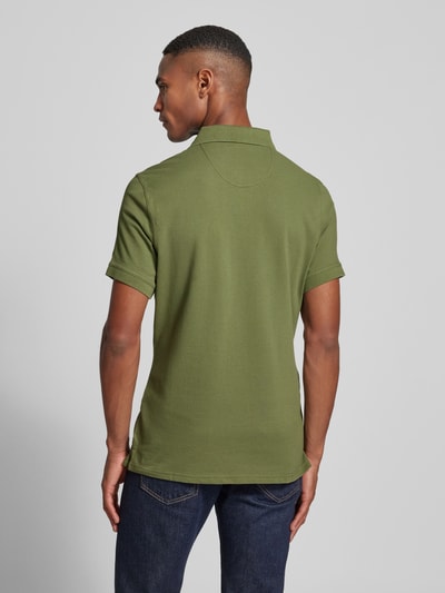 Barbour Slim Fit Poloshirt mit Label-Stitching Oliv 5