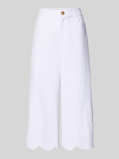 Produktfoto, weiße Hose mit Lochstickerei Modell 'Marietta' von GUIDO MARIA KRETSCHMER WOMAN aus reiner Baumwolle, verkürzte Passform, Knopf- und Reißverschluss, seitliche Eingrifftaschen, feine Textur.
