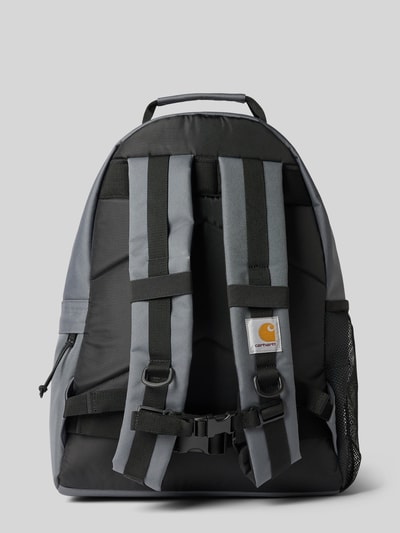 Produktfoto, rugzakfunctie Rucksack mit Logo-Patch Modell 'KICKFLIP' van Carhartt Work In Progress in zwart en grijs, verstelbare schouderbandjes, ritsvak, logopatch, Hoofdvak met ritssluiting, Breedte maat 1: 44 cm, Lengte maat 1: 47 cm, Diepte maat 1: 16 cm, bandlengte maat 1: 66 cm