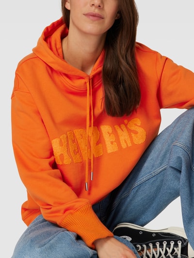 Herzensangelegenheit Hoodie mit Label-Applikation Orange 3