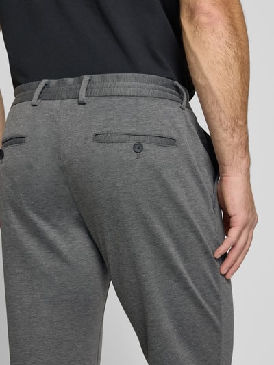 s.Oliver BLACK LABEL Spodnie sportowe o kroju slim fit z dżerseju ze streczem model ‘O JOGG’ Antracytowy 3