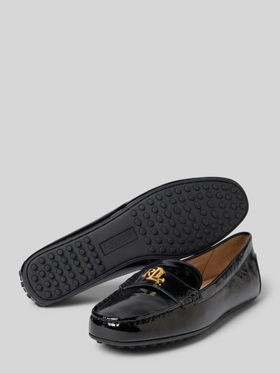 Produktfoto, schwarzer Loafer mit Label-Detail Modell 'BARNSBURY' von Lauren Ralph Lauren aus Leder, strukturierte Sohle, abgerundete Spitze.
