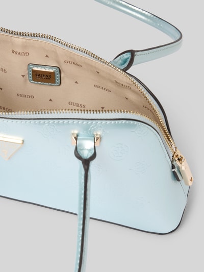 Guess Shoulder Bag in metallic Modell 'ARNELA' Hellblau 5