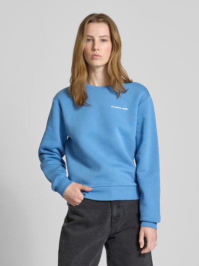 Colourful Rebel Relaxed Fit Sweatshirt mit Rundhalsausschnitt Rauchblau 4