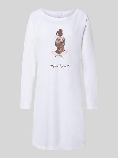 Productfoto, oversized nachthemd van pure katoen model 'Meine Auszeit' van LOUIS & LOUISA, wit met motiefprint, ronde hals, raglanmouwen, lange mouwen