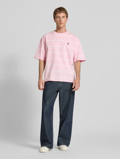 REVIEW T-Shirt mit Rundhalsausschnitt und Logo-Stitching Pink 1