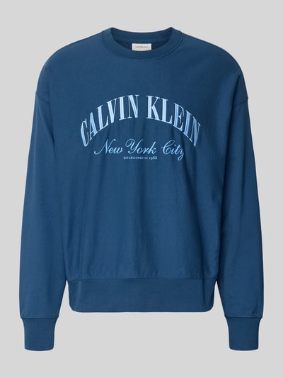 Produktfoto, Sweatshirt mit Label-Stitching von Calvin Klein Jeans in Blau, gerader Schnitt, Rundhalsausschnitt, Baumwoll-Mix, glatte Textur