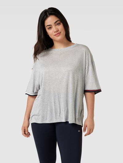 Tommy Hilfiger Curve PLUS SIZE T-Shirt mit Kontraststreifen Hellgrau 4