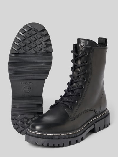 Produktfoto, schwarze Schnürstiefel aus echtem Rindsleder von Tamaris, grobe Sohle, matte und glatte Textur, Damen Schnürstiefel von Tamaris
