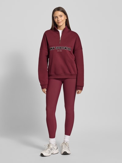 AIMN Sweatshirt met labelstitching, model 'Varsity' Donkerrood - 1