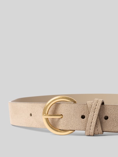 Produktfoto, Gürtel aus echtem Leder mit Dornschließe von Marc O'Polo, beige Lederoptik, goldfarbener Verschluss, glatte Textur, Damen Gürtel