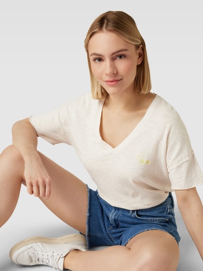 MOS MOSH T-shirt ze zrolowanym brzegiem model ‘CLORY’ Beżowy 3