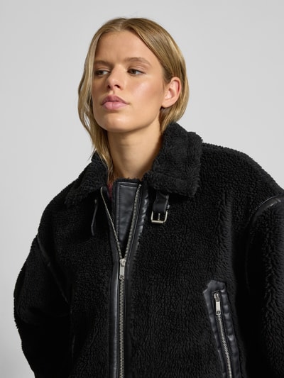 ONLY Kurtka z futerka o kroju regular fit z detalami ze skóry model ‘MICHELLE’ Czarny 3