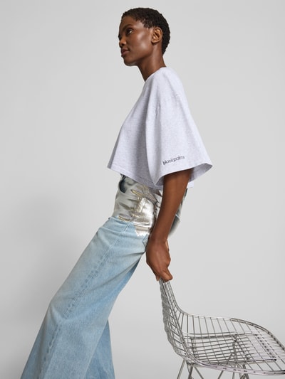 black palms Cropped T-Shirt mit Label-Stitching Mittelgrau 3