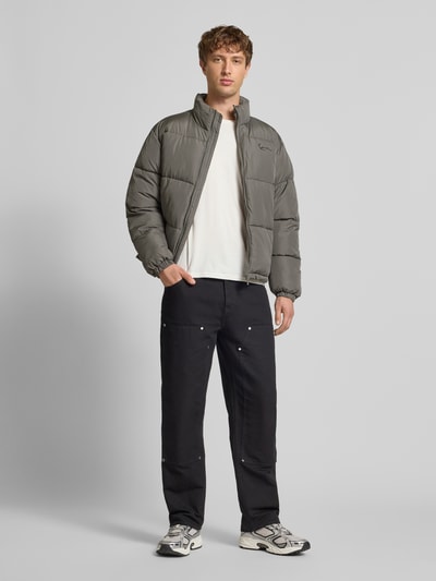 KARL KANI Regular Fit Steppjacke mit Logo-Stitching Modell 'Signature' Hellgrau 1