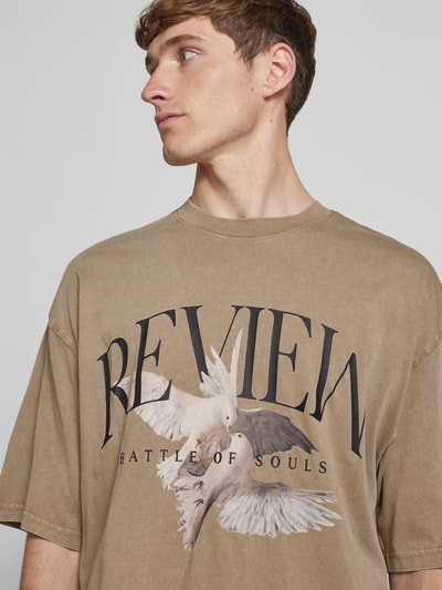 REVIEW T-Shirt mit Label-Print Mud 3