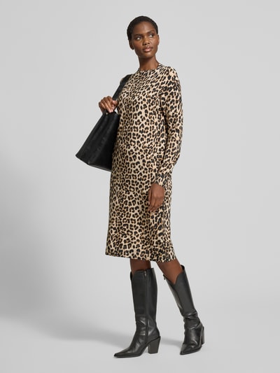 Christian Berg Woman Knielanges Strickkleid aus Viskose in Leo-Optik Sand 1