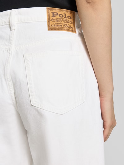Kobiece modelka nosi Regular Fit Jeansshorts aus reiner Baumwolle od Polo Ralph Lauren, efekt: jednolity kolor, naszywka z logo, 5 kieszeni, splot twill, bawełna, ujęcie z tyłu w zbliżeniu na kieszeń