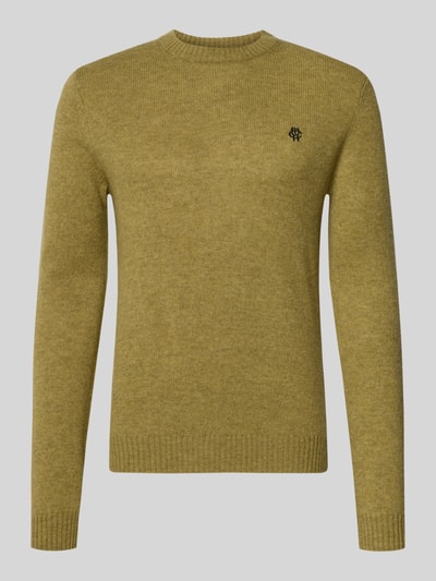 Productfoto, Slim Fit gebreide pullover uit zuiver wol met labelstitching van MCNEAL in olijfgroen, ribboorden, Heren, ruglengte maat M 66 cm, mouwlengte maat M 69 cm.