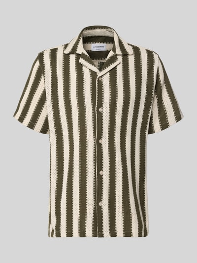 Produktfoto, Modern Fit Freizeithemd mit Reverskragen von Lindbergh in Oliv und Creme gestreift, Material-Mix mit Viskose-Anteil, Knopfleiste