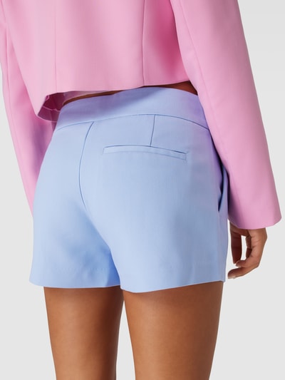 Gina Tricot Shorts mit Bundfalten Modell 'Tammie' Hellblau 3