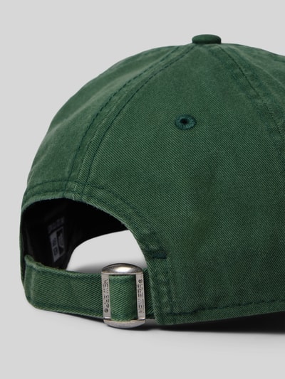 Produktfoto, Baseball Cap mit Motiv-Stitching Modell '9TWENTY®' von New Era z bawełny, wyhaftowany motyw, regulowane zapięcie, kolor zielony