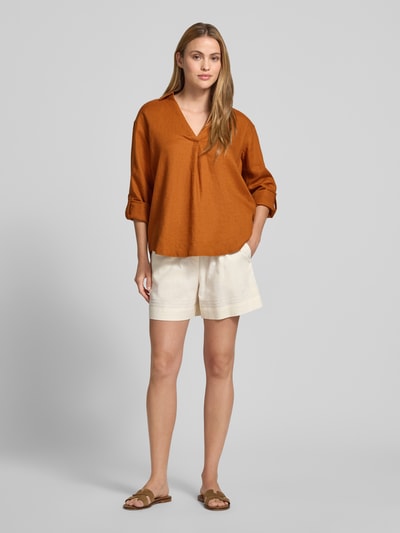Christian Berg Woman Regular Fit Leinenbluse mit V-Ausschnitt Camel 1