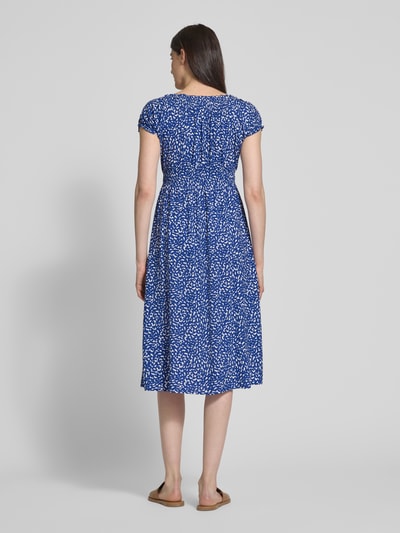 Apricot Knielanges Kleid aus Viskose im Allover-Look Royal 5
